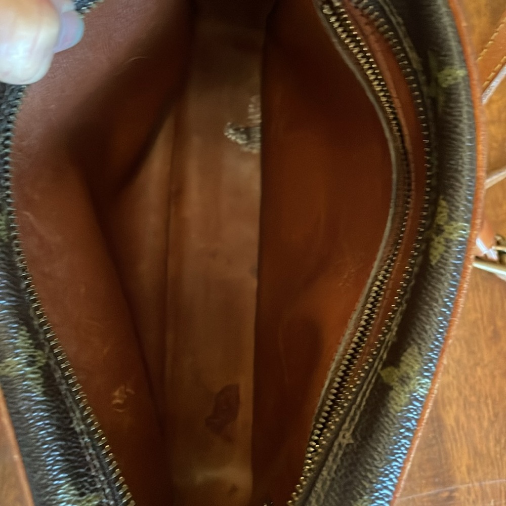 Louis Vuitton Brown Trocadero Bag with Monogram Design - Picture 3 of 15